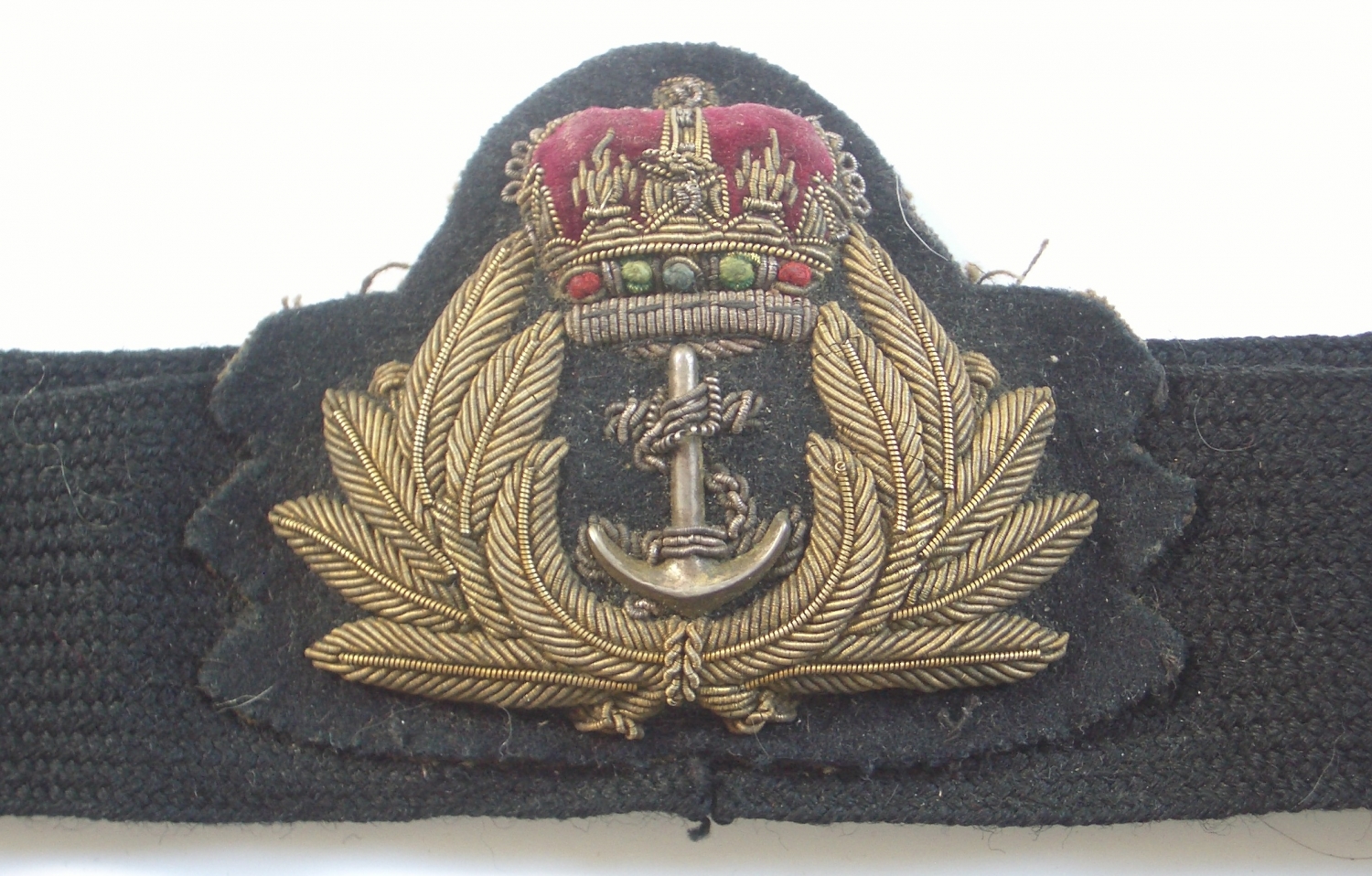 Royal Navy EIIR Officer's cap badge