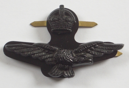 RAF Officer's WW2 plastic econom plastic cap badge on backing plate