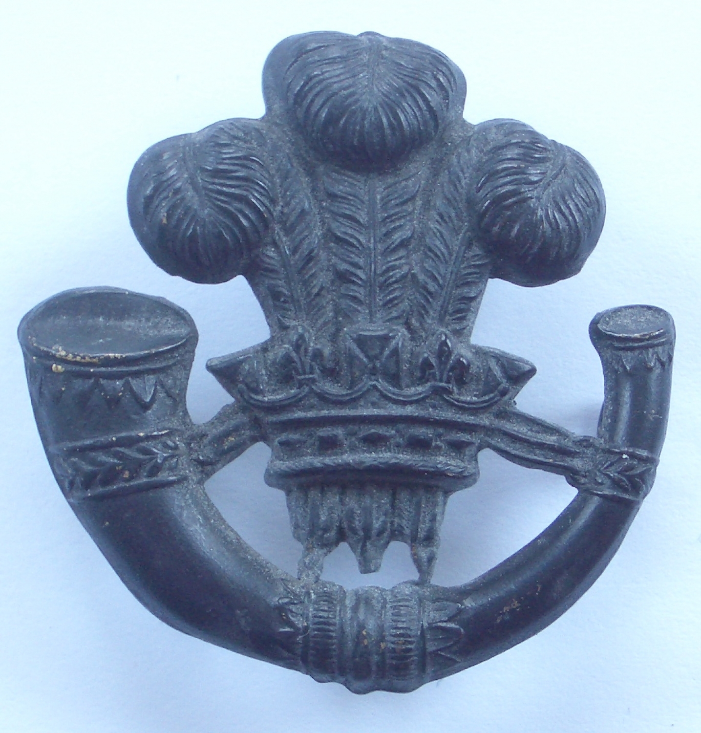 Longford Light Infantry glengarry badge