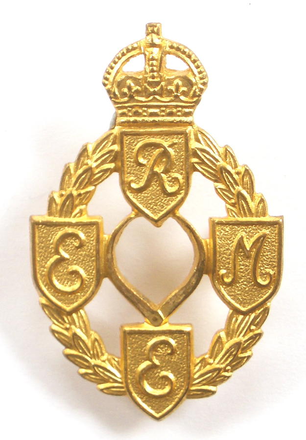 REME WW2 gilt Officer cap badge