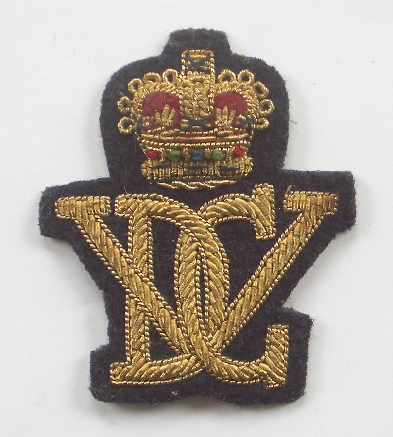 5th R. Inniskilling DG Officer's cap badge