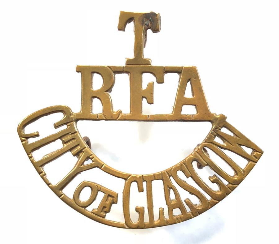 T / RFA / CITY OF GLASGOW brass Scottish shoulder title circa 1908-21.