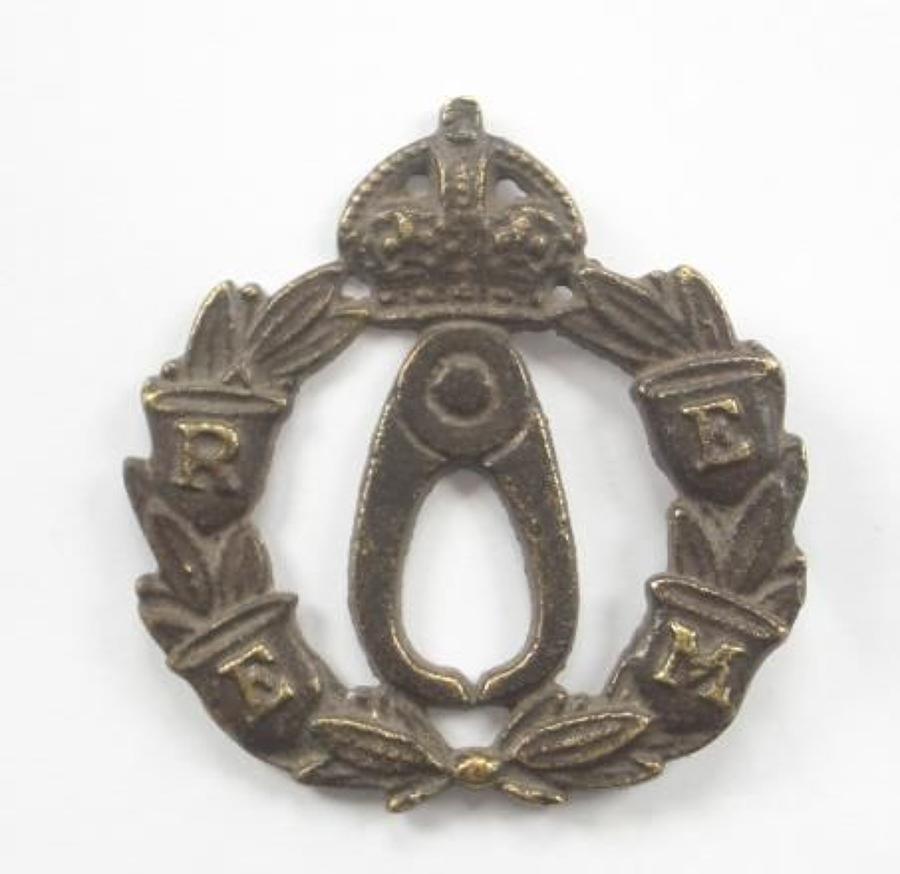 Royal Electrical & Mechanical Engineers 1943 &ldquo;Quetta&rdquo; REME cap bad