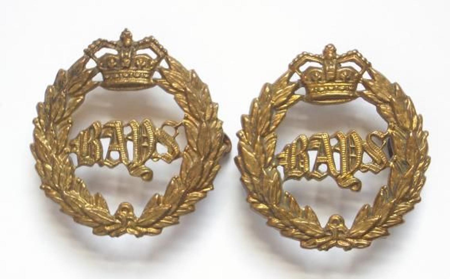 2 x Queens Bays brass Victorian collar badges.