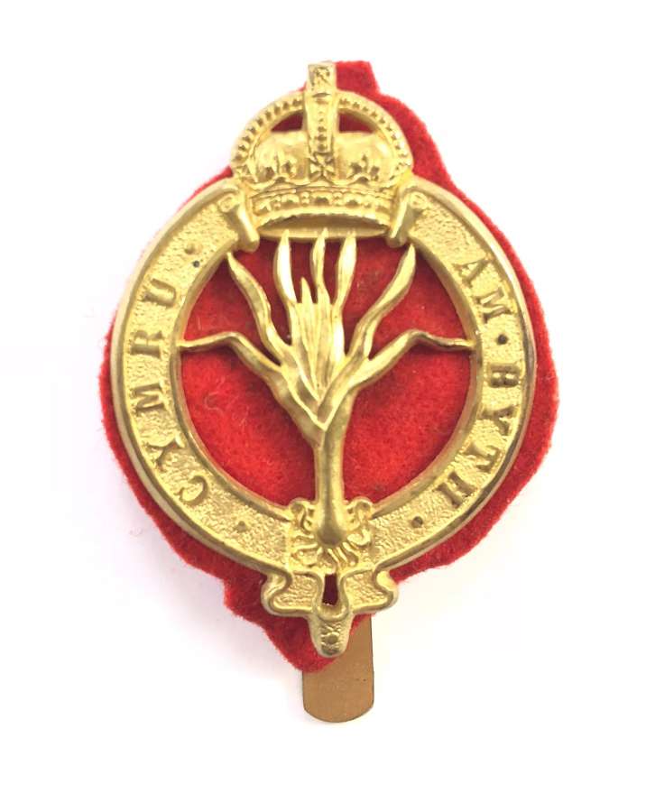 Welsh Guards post 1915 Foreign Service Helmet pagri badge