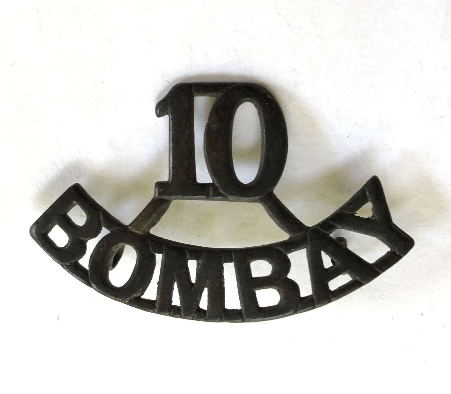 10 / BOMBAY pre 1903 Indian Army shoulder title
