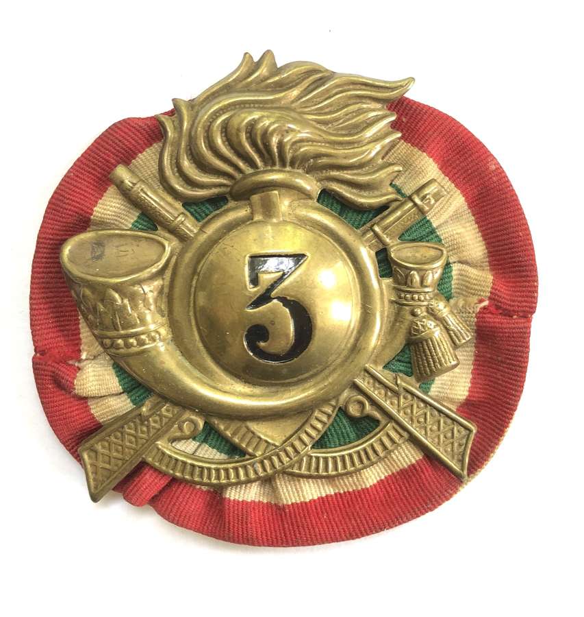 Italian Bersaglieri WW2 era headdress badge with rosette