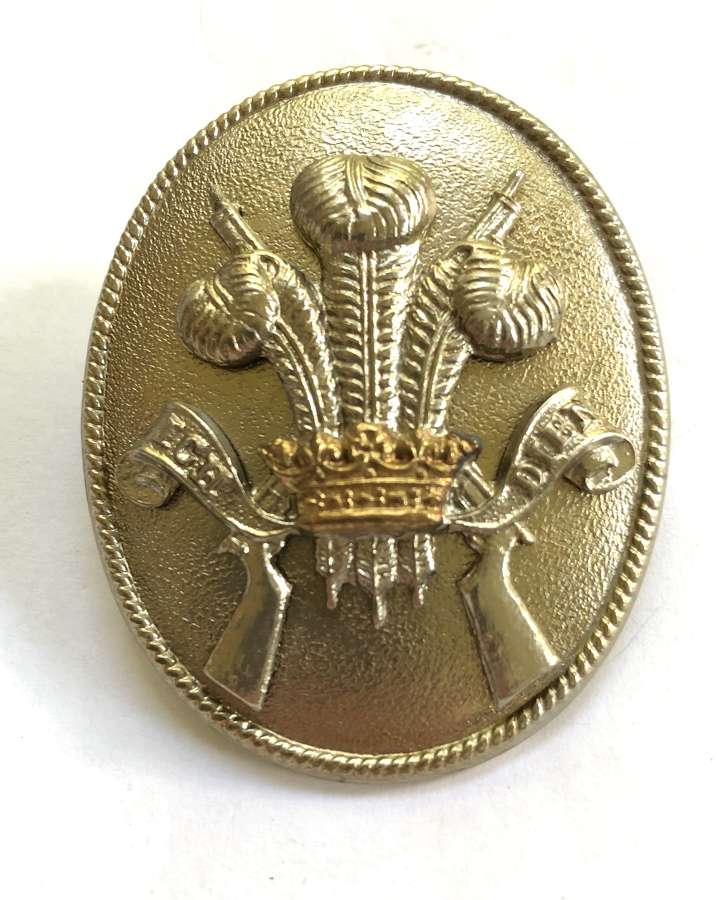 3rd Carabiniers NCO’s bi-metal arm badge