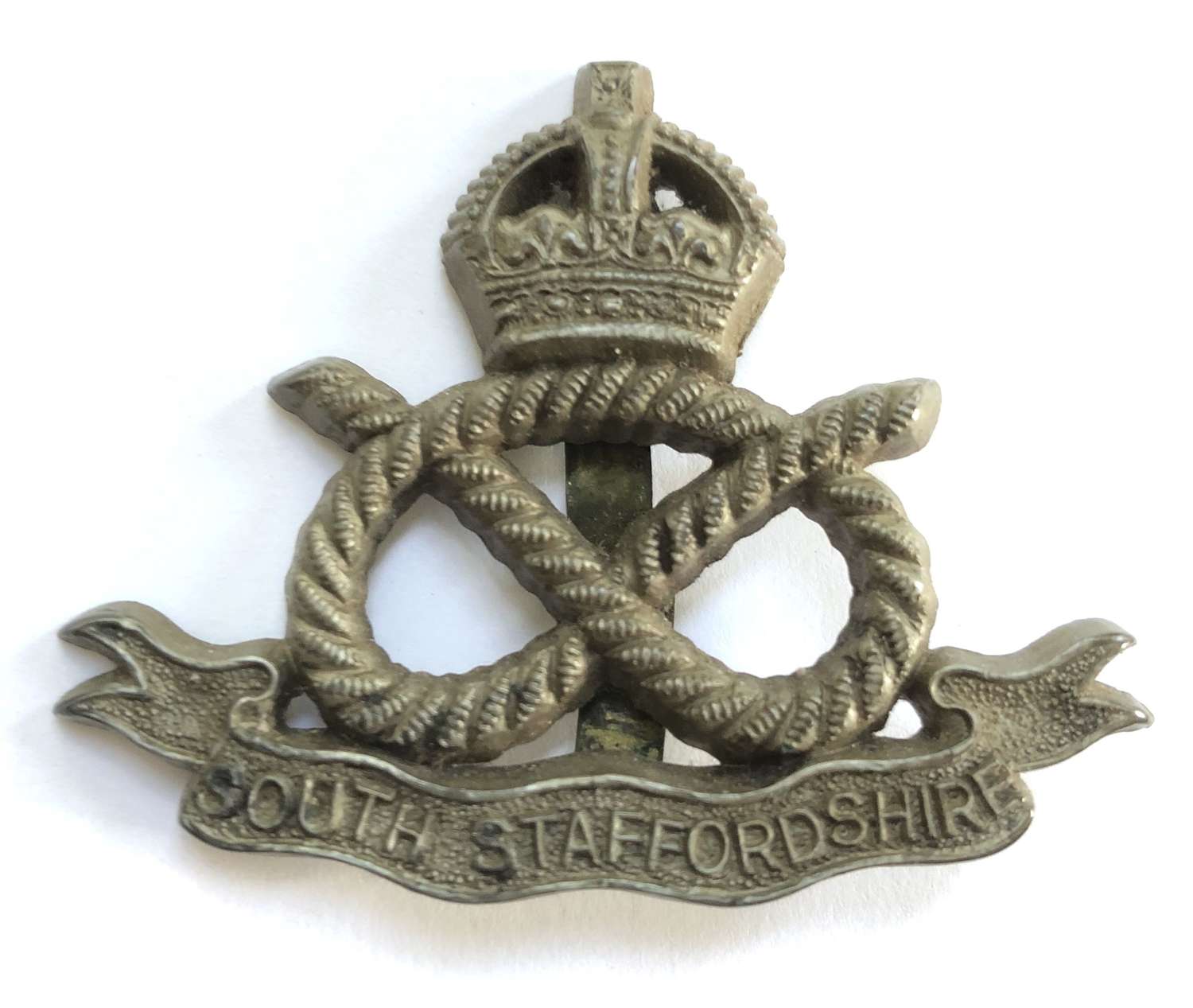 South Staffordshire Regiment WW2 plastic economy cap badge