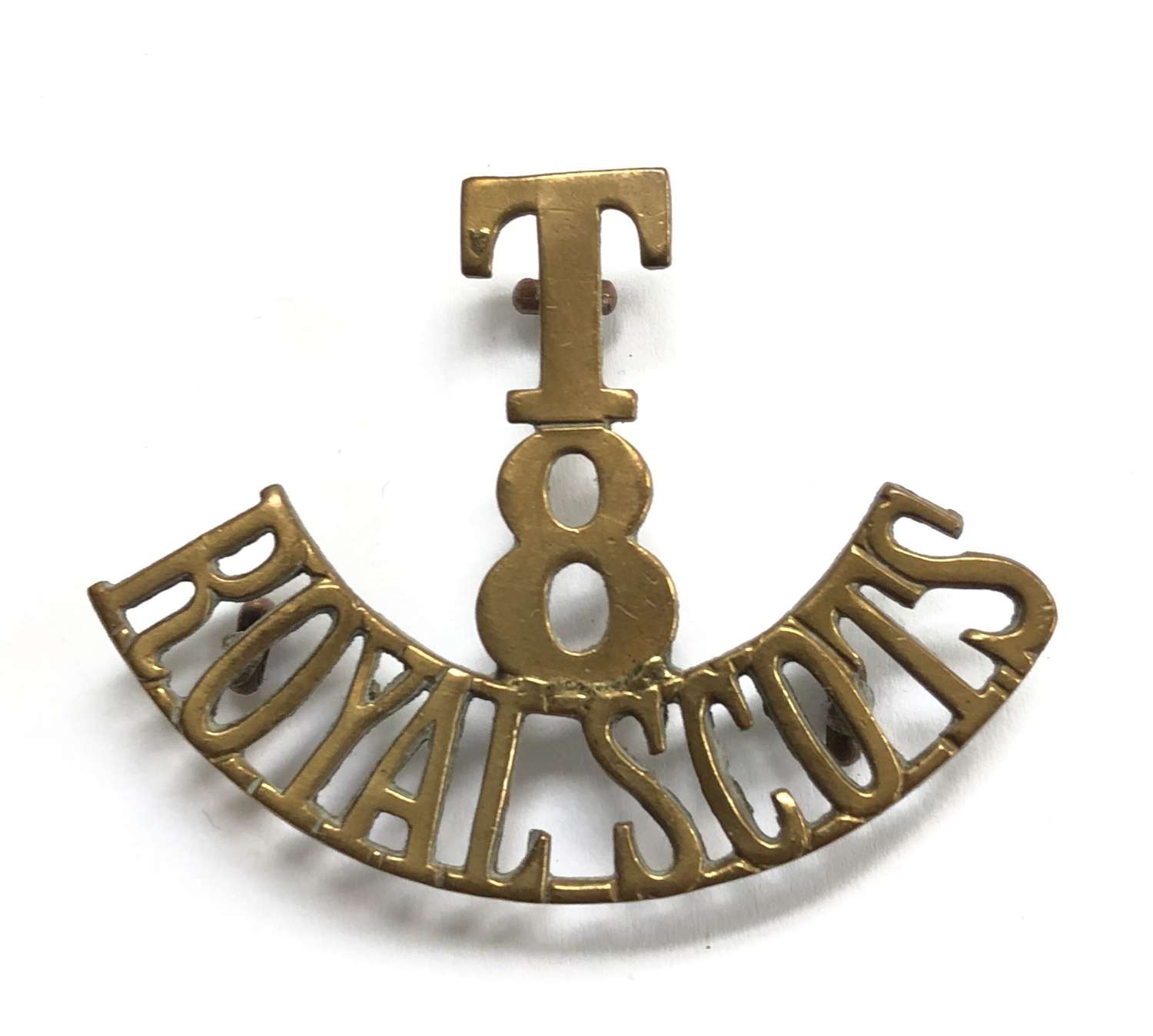 T / 8 / ROYAL SCOTS brass Scottish shoulder title circa 1908-20
