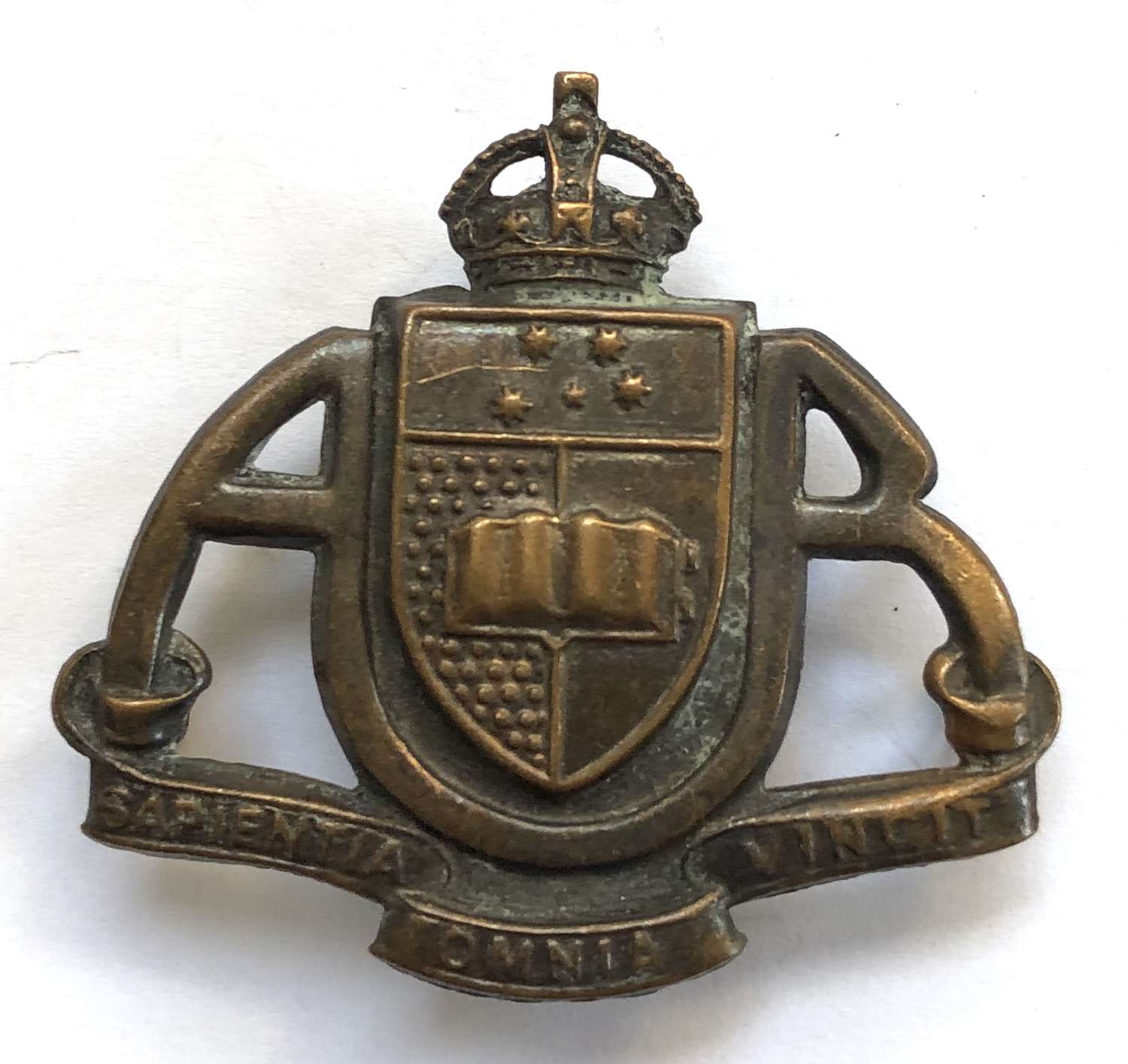 Australian. Adelaide University Regiment slouch hat badge c1948-52
