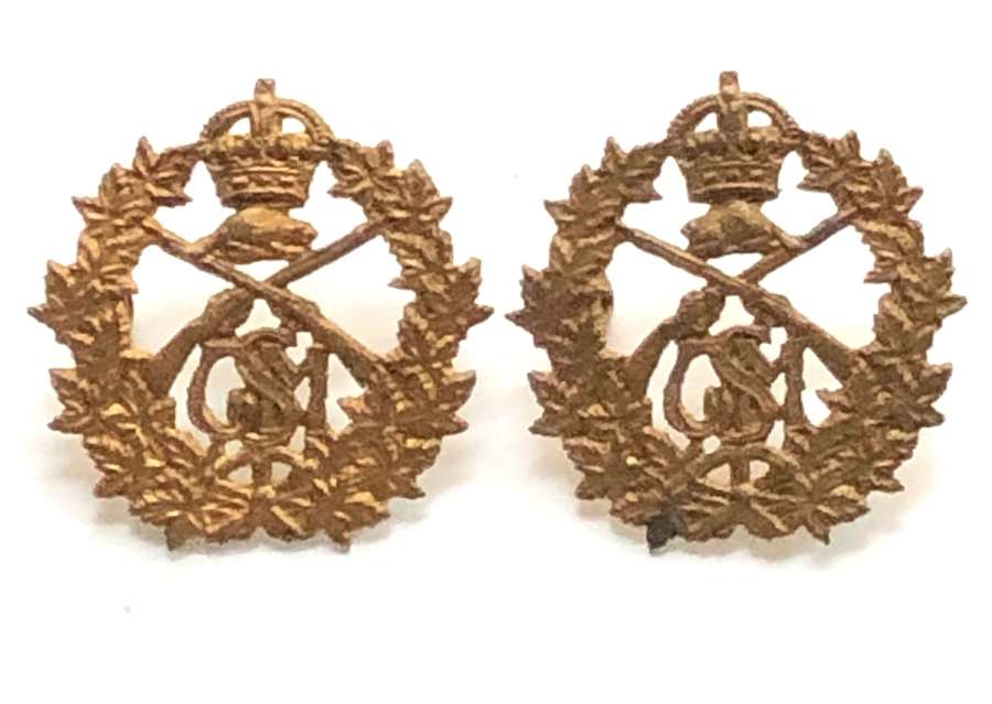 Canadian School of Musketry 1914 facing pair of collar badges