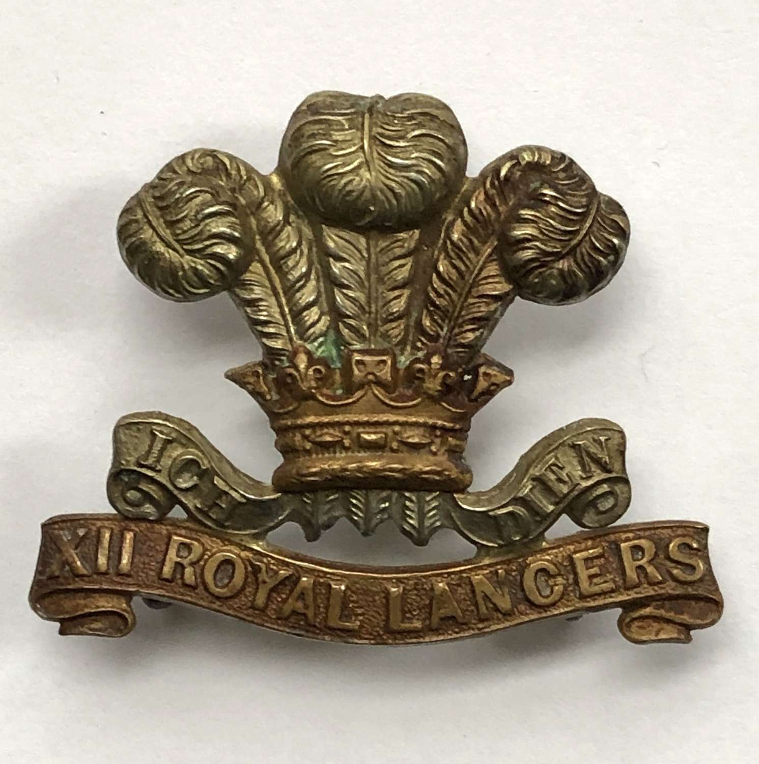 12th Royal Lancers Victorian bi-metal cap badge circa 1896-1902