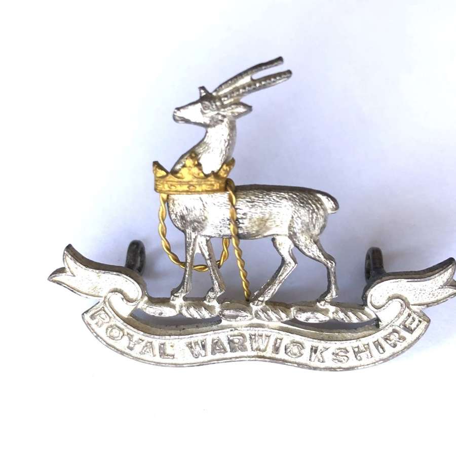 Royal Warwickshire Regiment Officer's cap badge