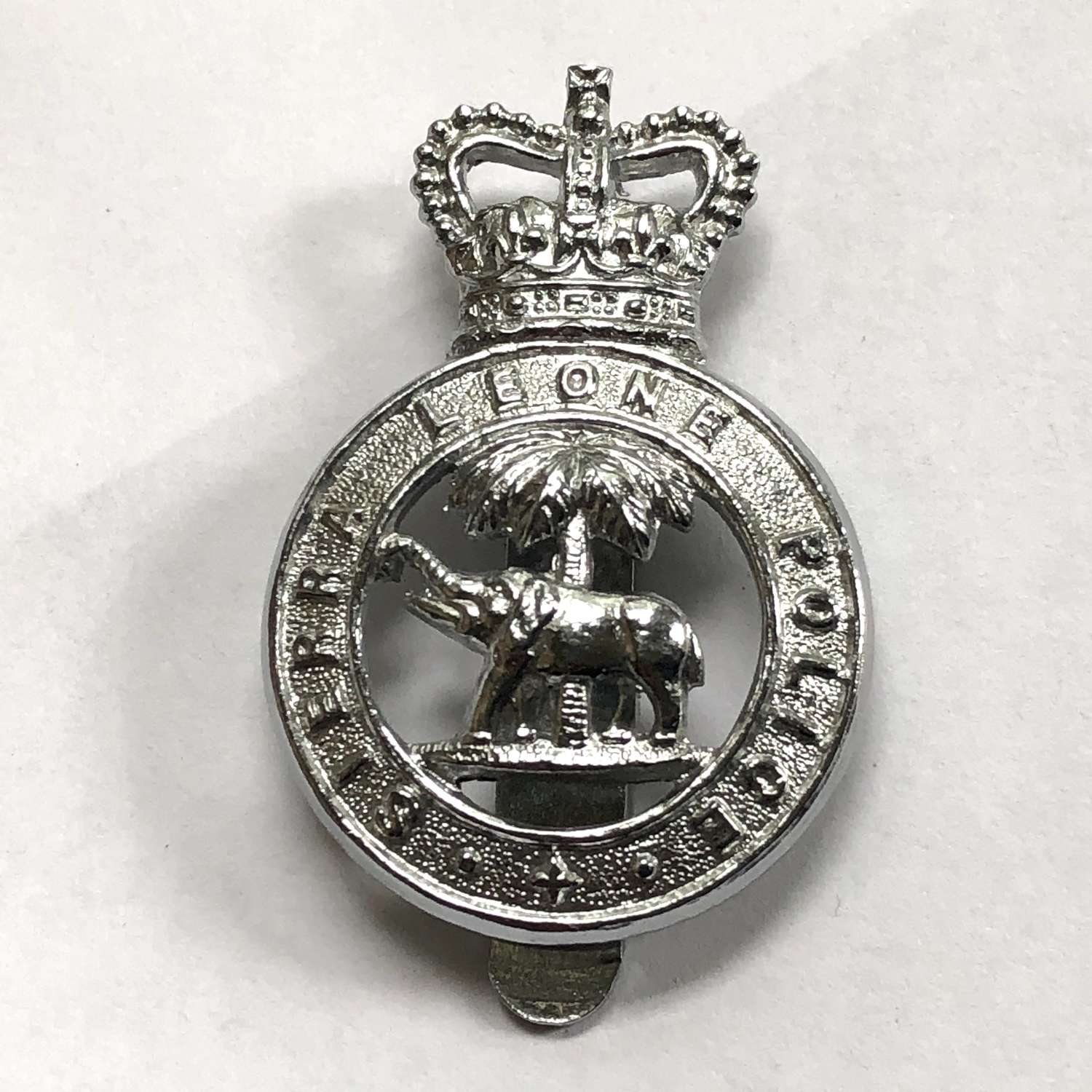 Sierra Leone Police post 1953 cap badge by Firmin, London