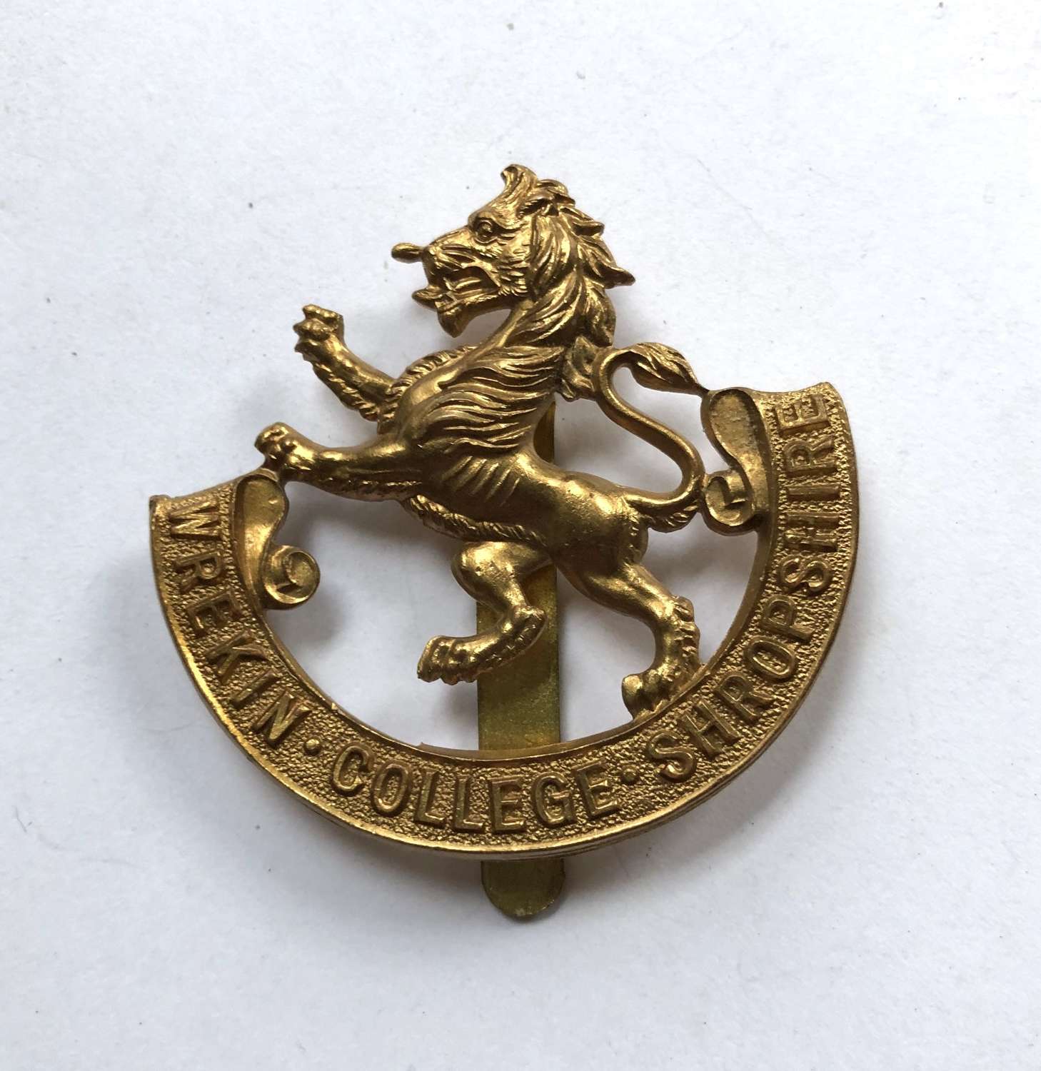 Wrekin College OTC Shropahire post 1908 cap badge