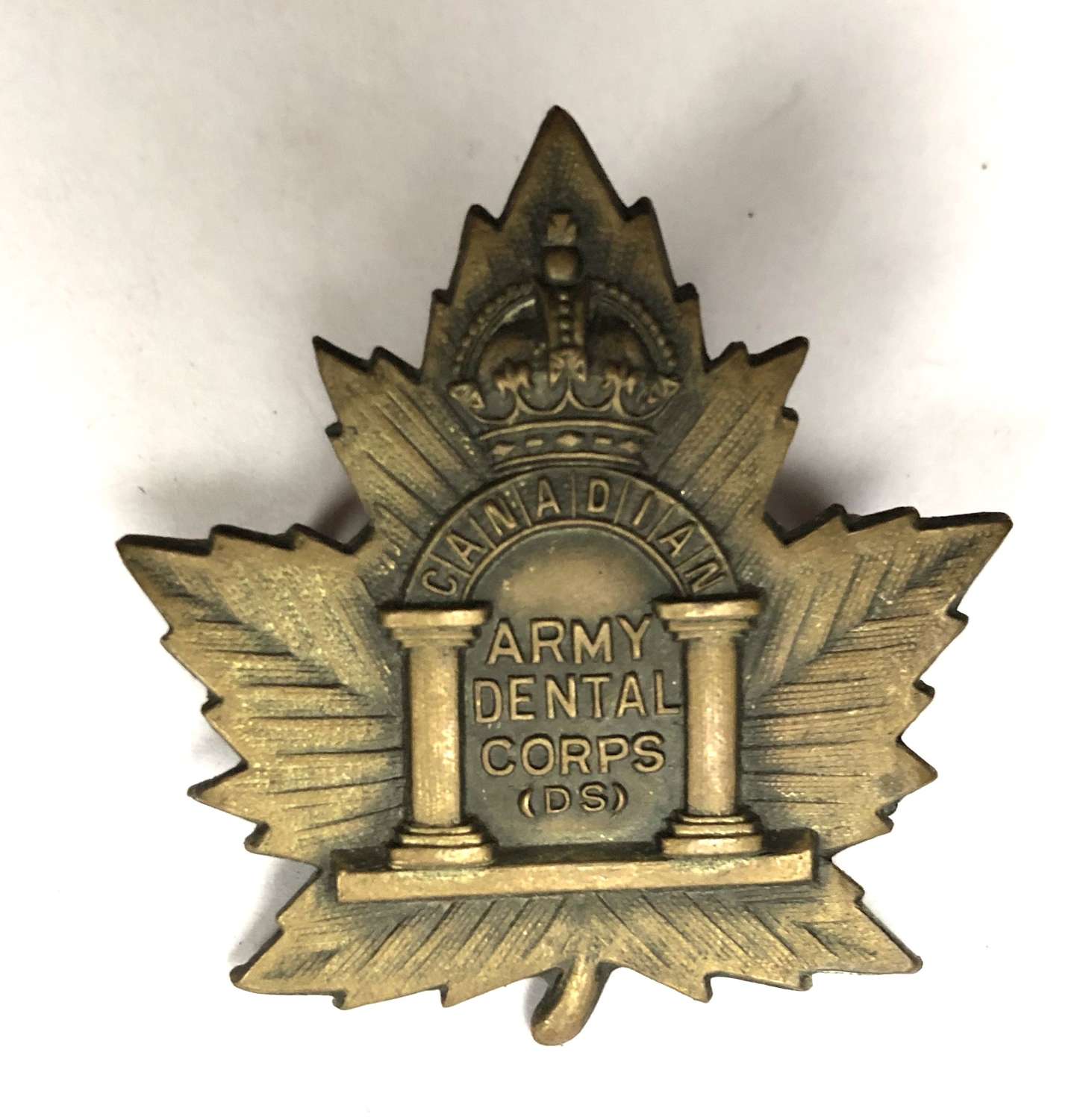Canadian Army Dental Corps WW1 cap badge (DS)