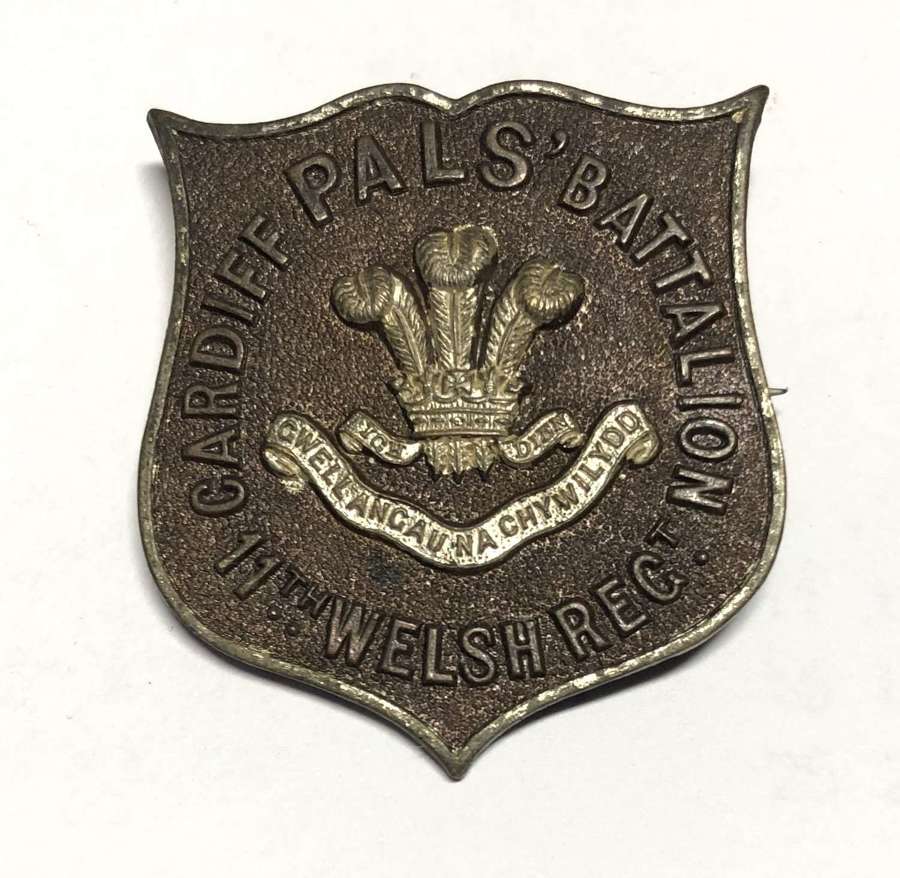 11th Bn. Welsh Regiment (Cardiff Pals) WW1 bronze badge.