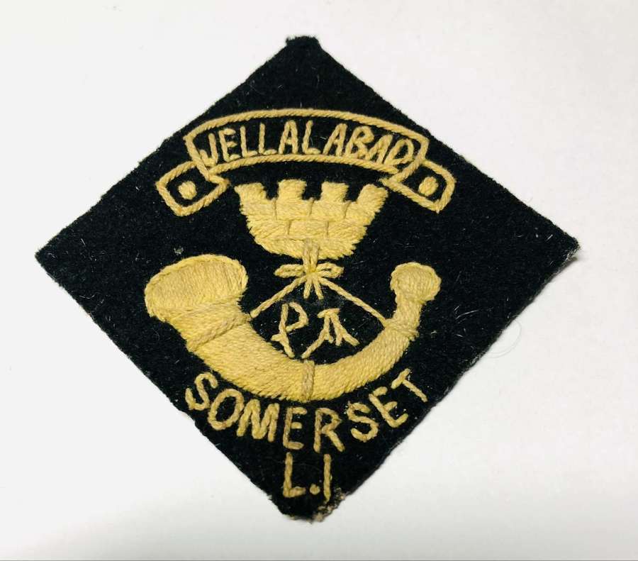 PAO Somerset Light Infantry cloth pagri badge