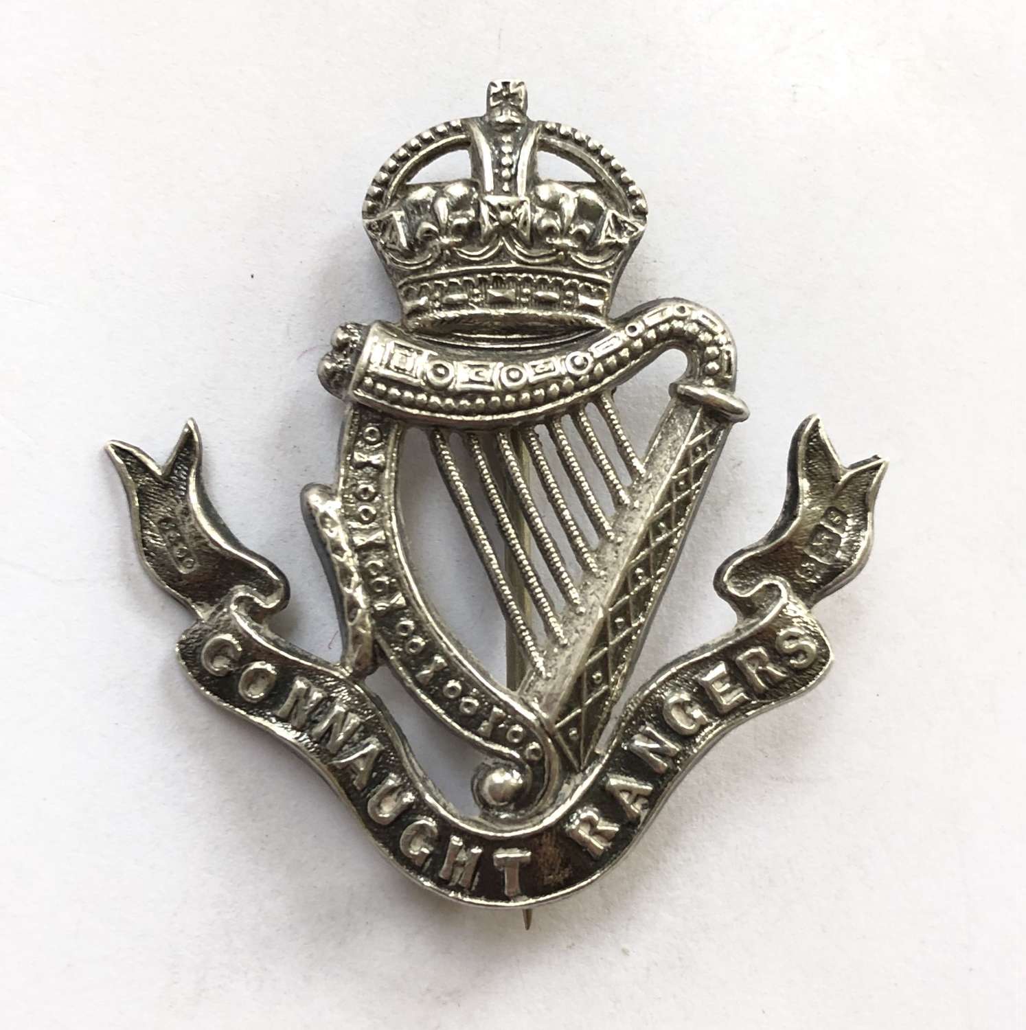 Irish Connaught Rangers 1906 HM silver cap/pagri badge by J & Co