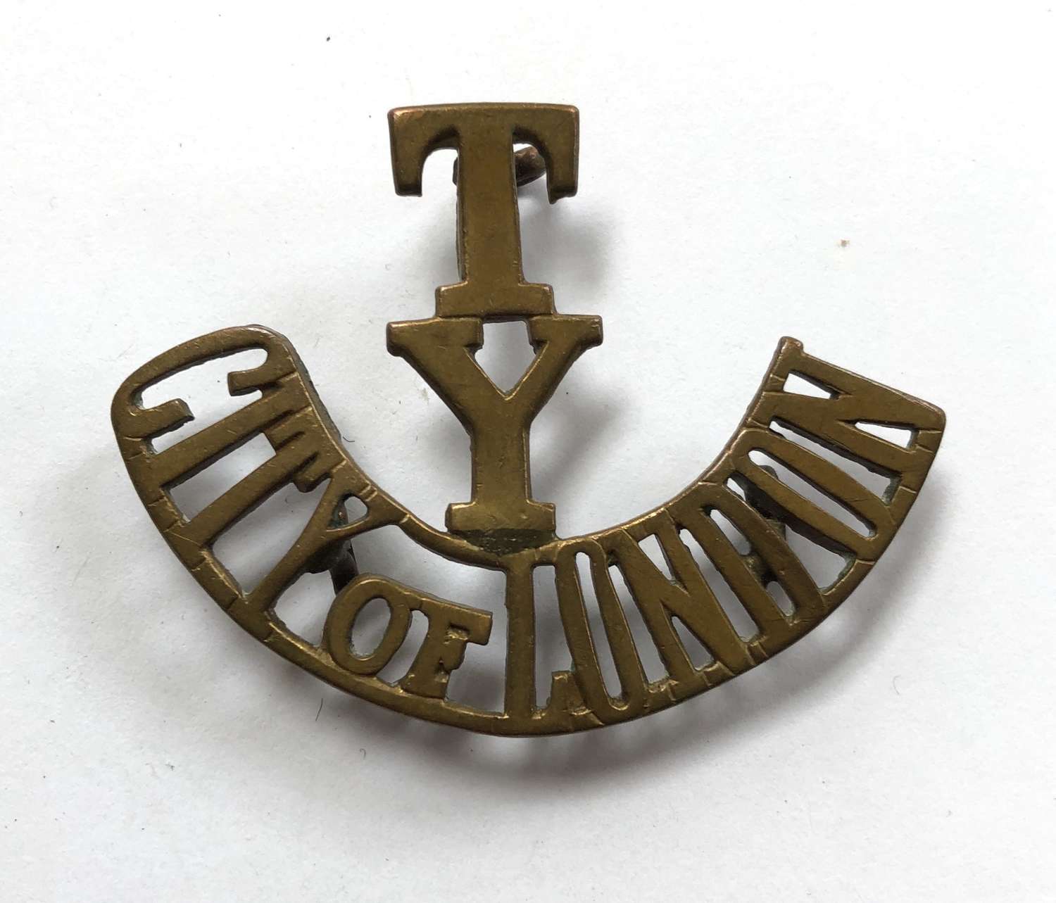 T / Y / CITY OF LONDON Rough Riders post 1908 shoulder title