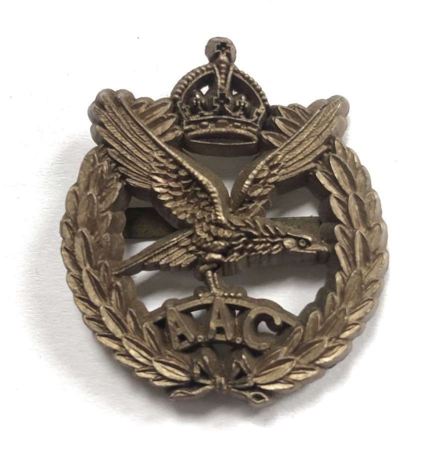 Army Air Corps WW2 plastic economy cap badge