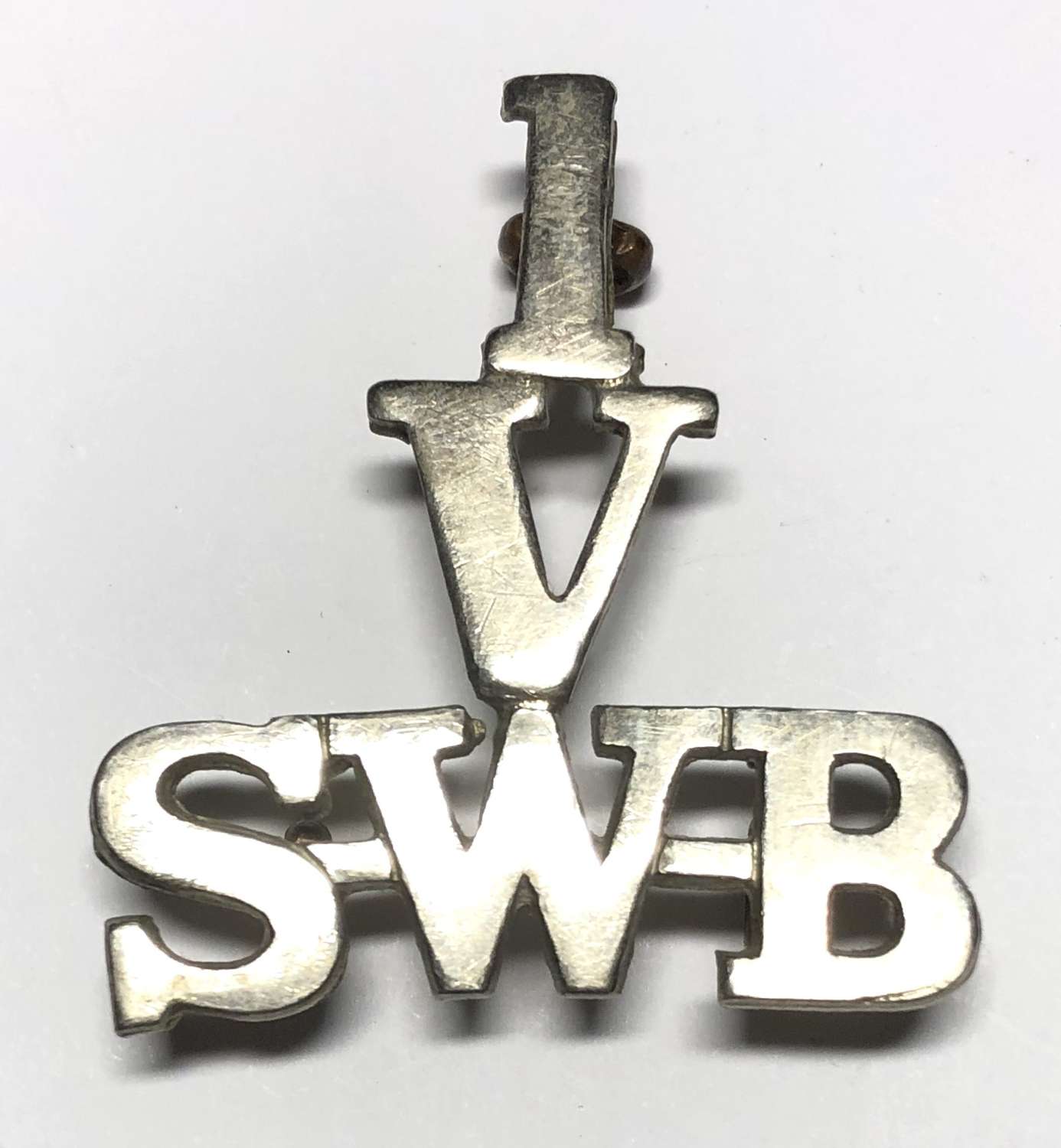 1 / V / S-W-B rare 1st VB South Wales Borderers shoulder title
