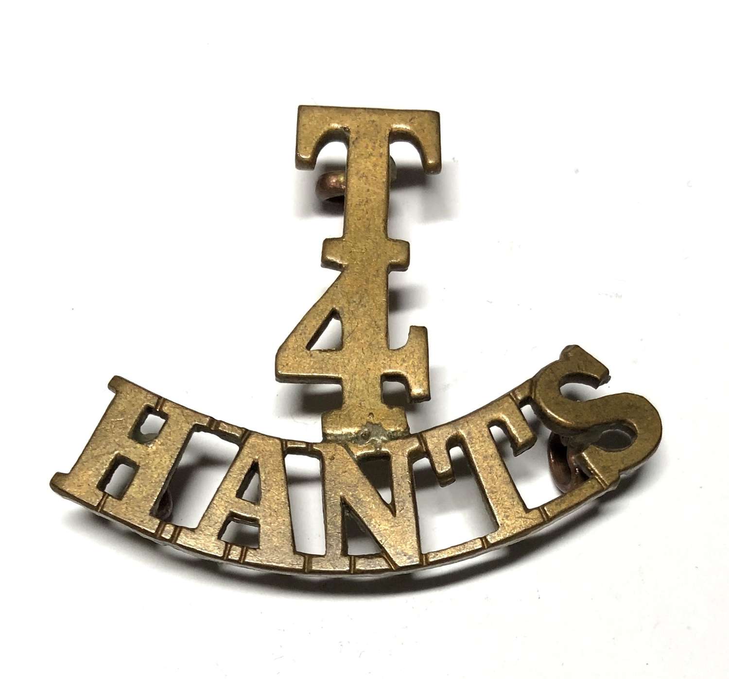 T / 4 / HANTS Hampshire Regt shoulder title c1908-21