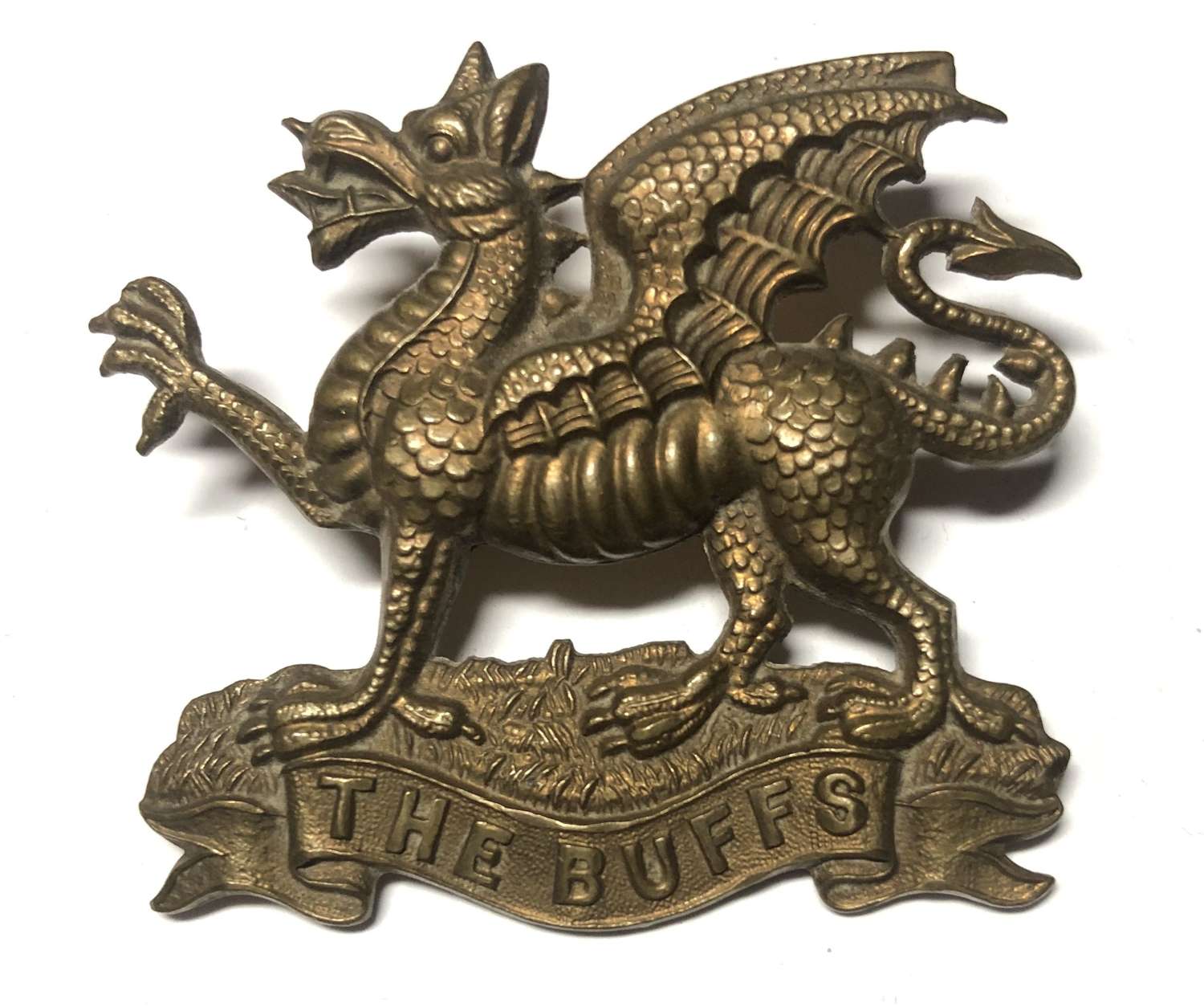 Buffs, East Kent Regiment Victorian  / Edwardian cap badge