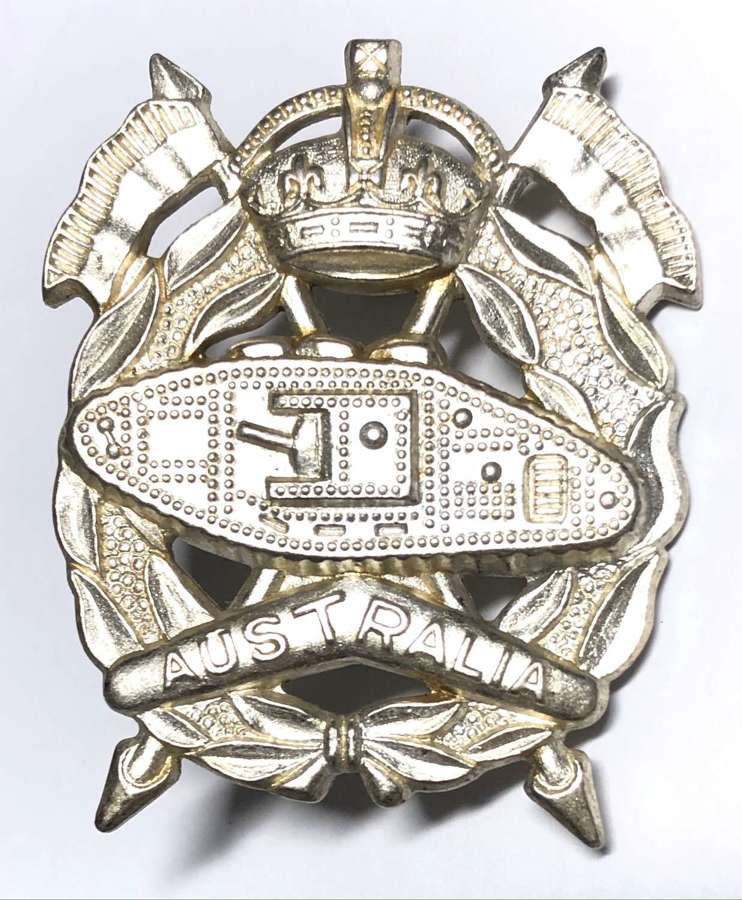 Royal Australian Armoured Corps hat badge c1948-53 by Swann & Hudson