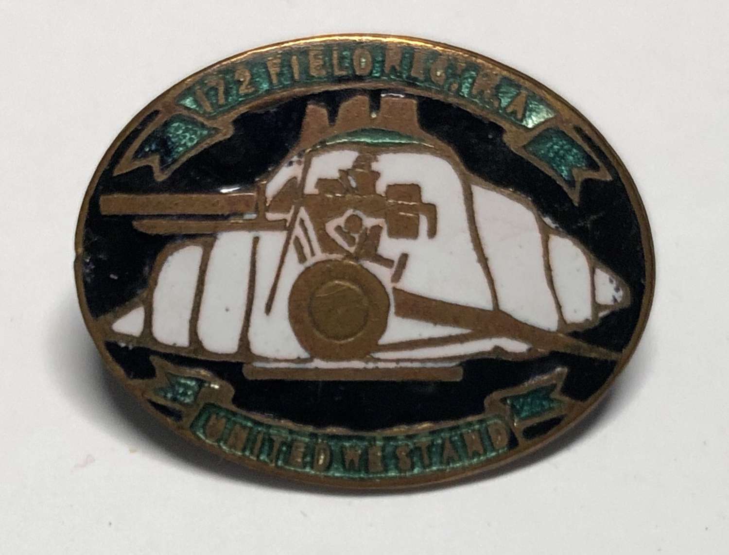 172 Field Battery, Royal Artillery WW2 enamelled oval badge.
