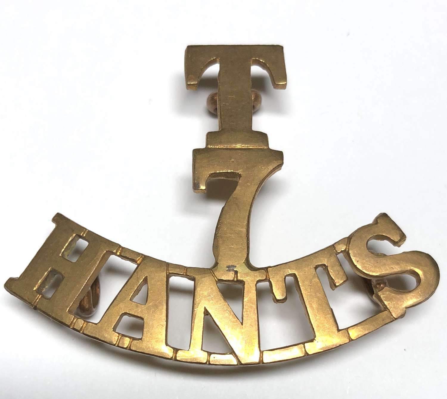 T/ 7 / HANTS Hampshire Regiment shoulder title circa 1908-21