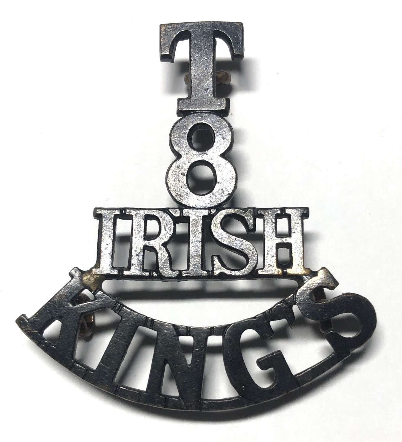 T / 8 / IRISH / KING'S Liverpool Irish post 1908 shoulder title