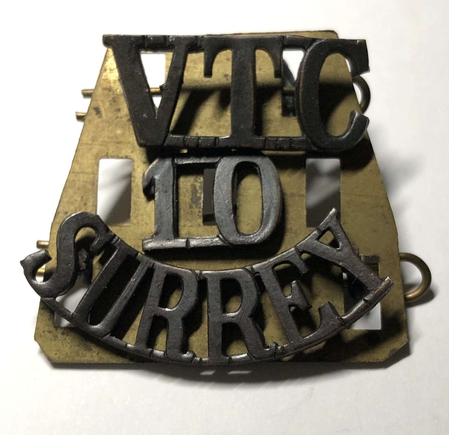 VTC / 10 / SURREY (Leatherhead) WW1 three piece shoulder title