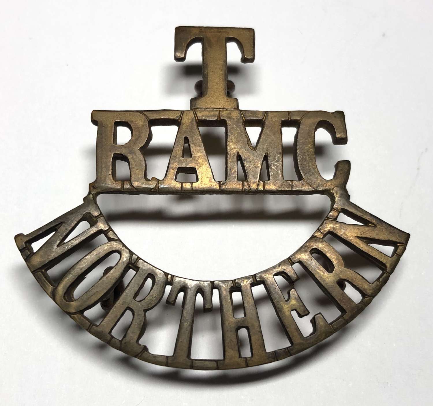 T / RAMC / NORTHERN Royal Army Medical Corps shoulder title c1908-21