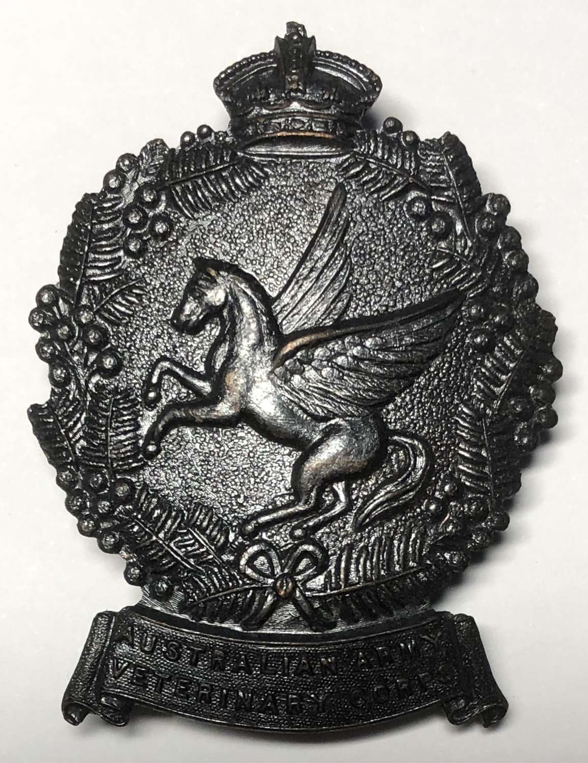 Australian Veterinary Corps WW2 hat badge circa 1939-42