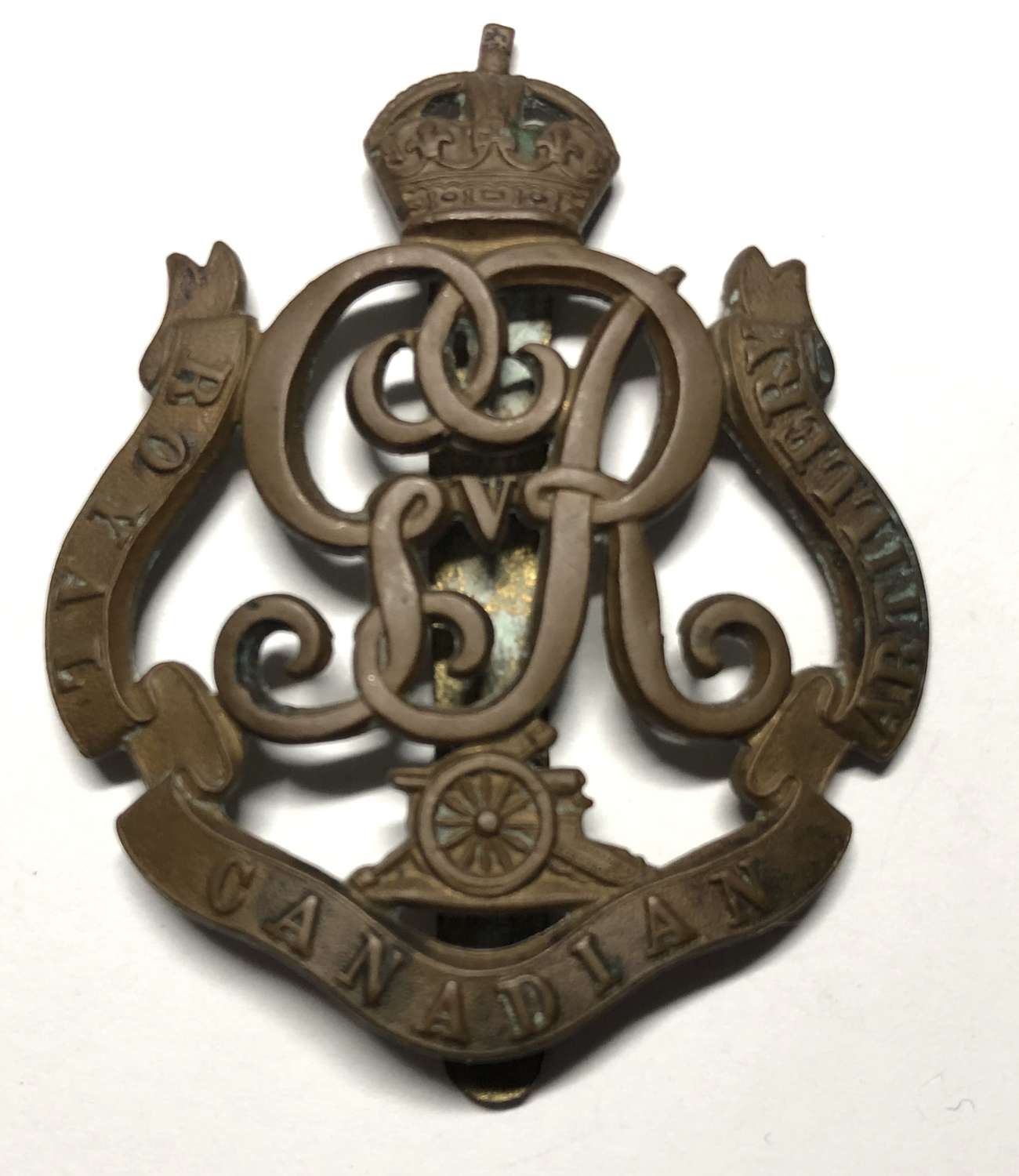 Royal Canadian Artillery cap badge circa 1910-20 by JR Gaunt & Son