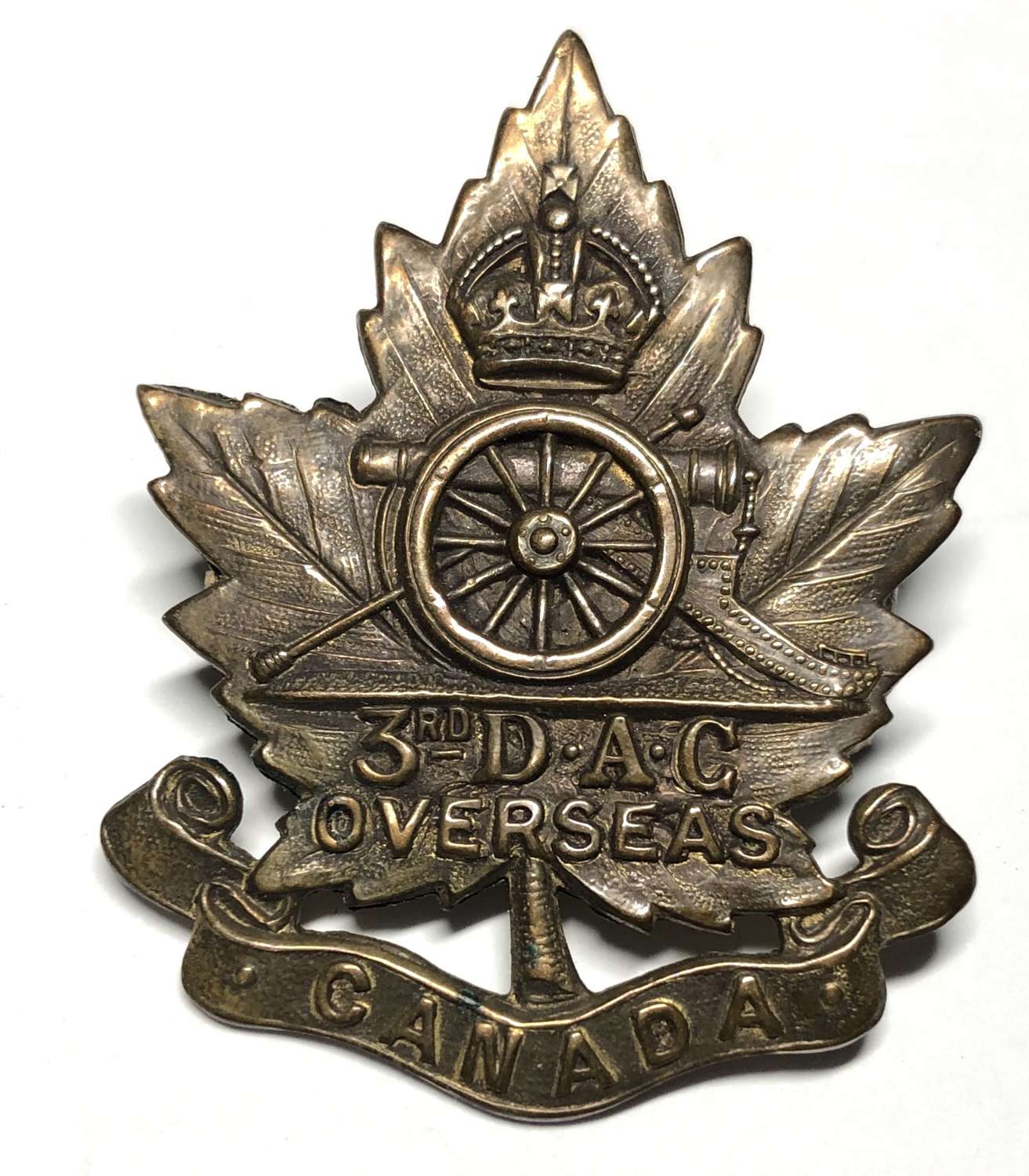 Canadian 3rd Divisional Ammunition Column CEF WW1 cap badge by Birks