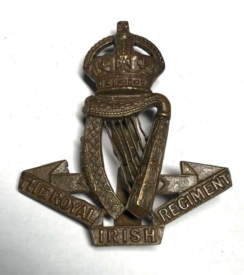 Royal Irish Regiment OSD cap badge circa 1902-22.
