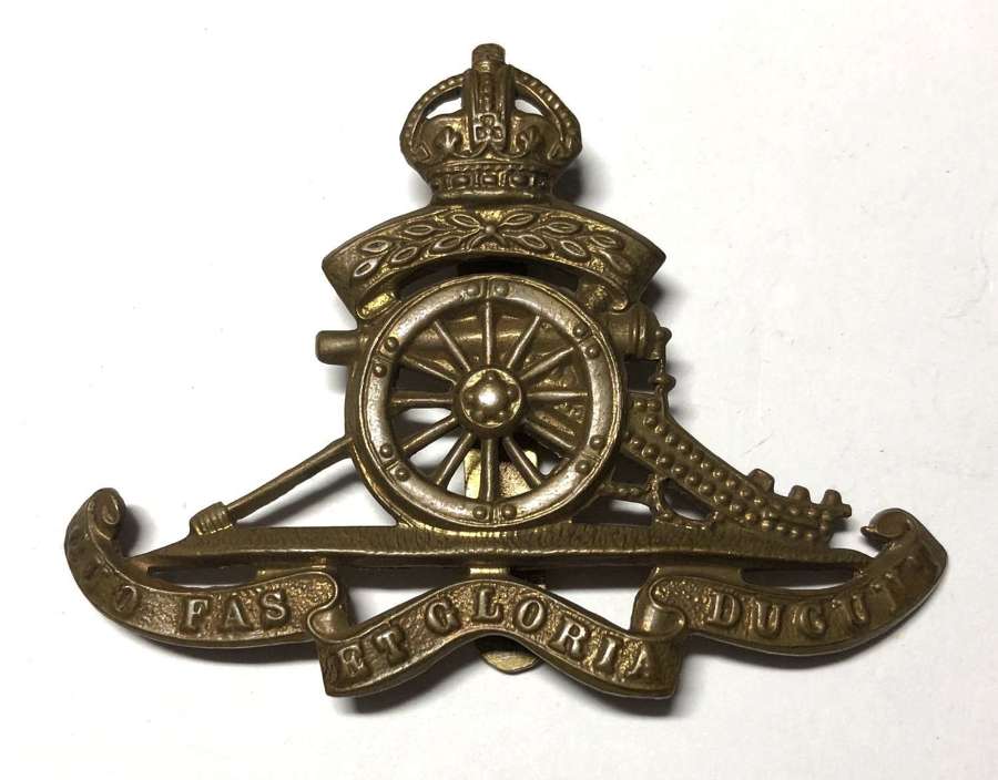 Territorial Artillery post 1908 cap badge.