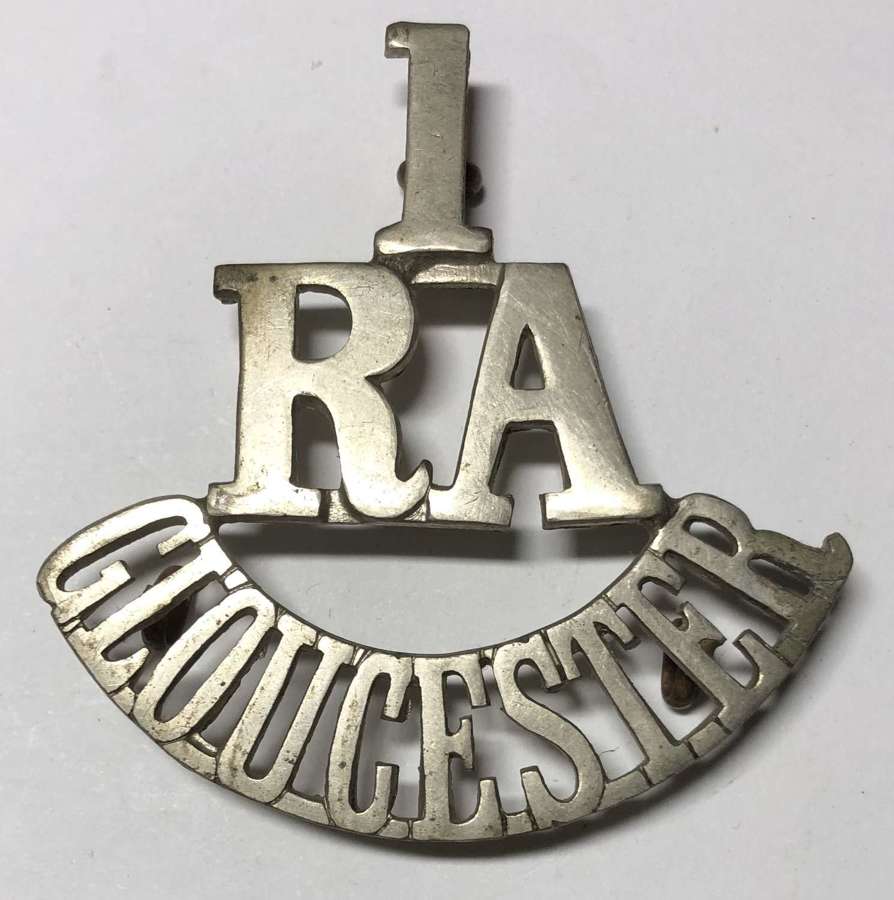 1 / RA / GLOUCESTER pre 1908 white metal shoulder title