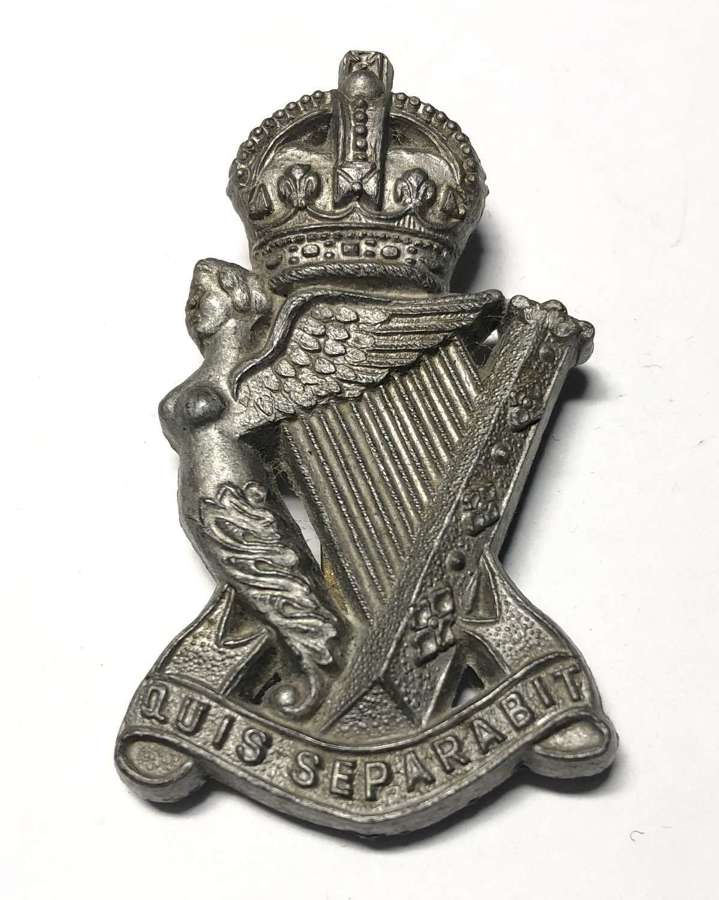 Irish. Royal Ulster Rifles WW2 plastic economy cap badge