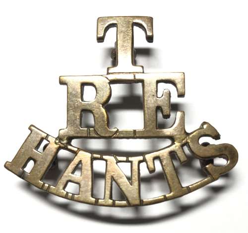 T / RE / HANTS  Royal Engineers shoulder title circa 1908-20