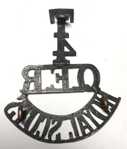 T / 4 / QER / ROYAL SCOTS Scottish shoulder title c.a 1908-21