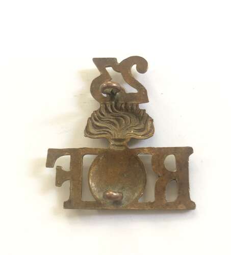 23 / R grenade F ‘Kitchener’s Army’ WW1 brass Royal Fusiliers shoulder title
