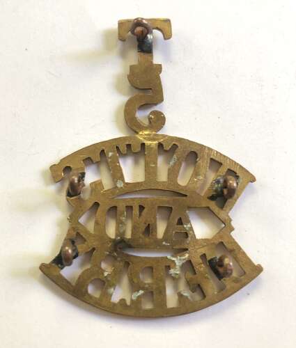 T / 5 / NOTTS / AND / DERBY (Derby) brass shoulder title circa 1908-21