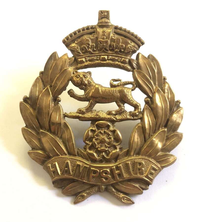 1st Bn Hampshire Regiment post 1881 Victorian pagri badge.