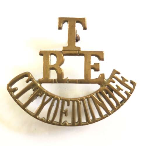 T / RE / CITY OF DUNDEE WW1 Scottish brass shoulder title