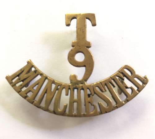 T / 9 / MANCHESTER (Ashton-under-Lyne) WW1 brass shoulder title