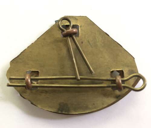 T / 4 / BUFFS (Canterbury) WW1 brass shoulder title